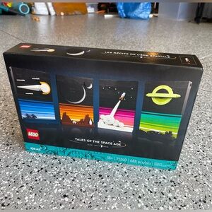 LEGO Set (21340) Tales of the Space Age